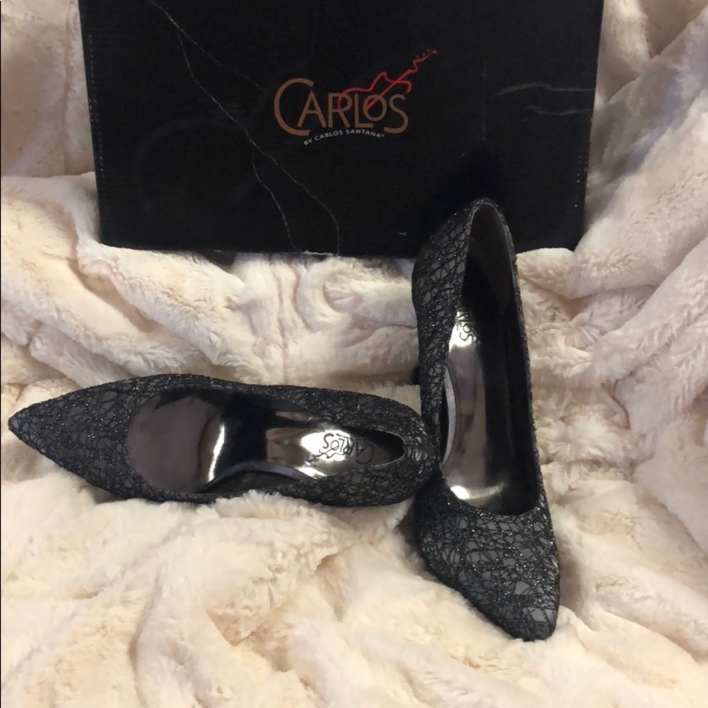 Delicious pump silver grey with black web overlay